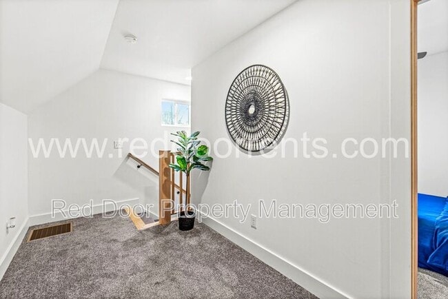 Building Photo - 1619 N Tacoma Ave