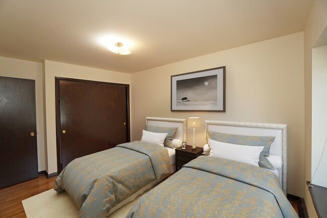 Building Photo - 737 Elder Ln