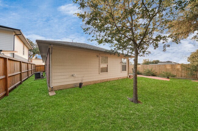 Building Photo - 9622 Sugarblossom Ln