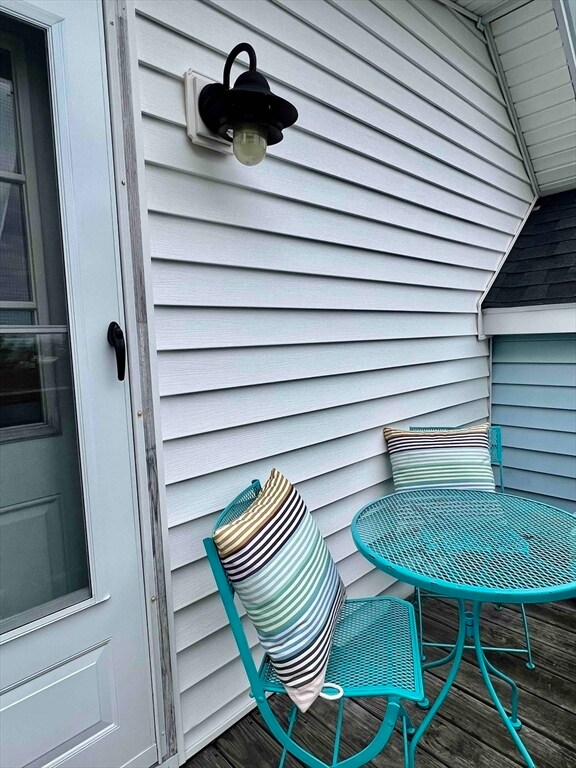 Building Photo - 17 Sanborn St