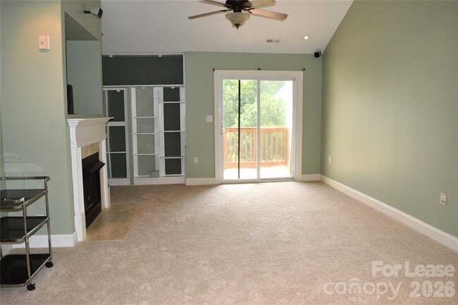 Building Photo - 6321 Park Creek Dr