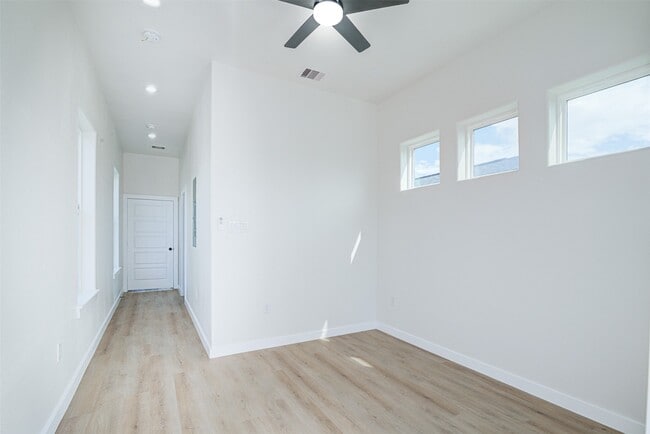 Building Photo - 4025 Avenue M