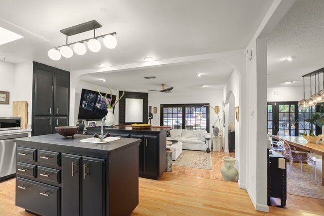 Building Photo - 4763 Golden Rd