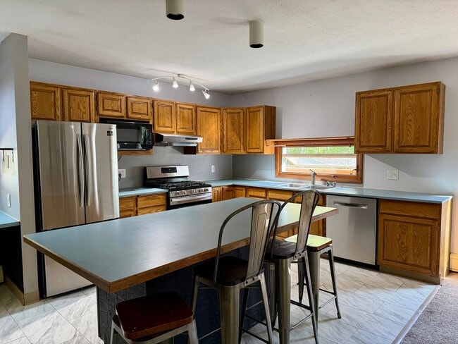 Building Photo - 2585 Stellar Way