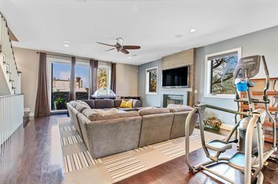 Building Photo - Rare Oversized Fully Furnished 3 Bed / 2.5 Bath 2,800+ SF Duplex with Private 1,000 SF Roof Deck ...