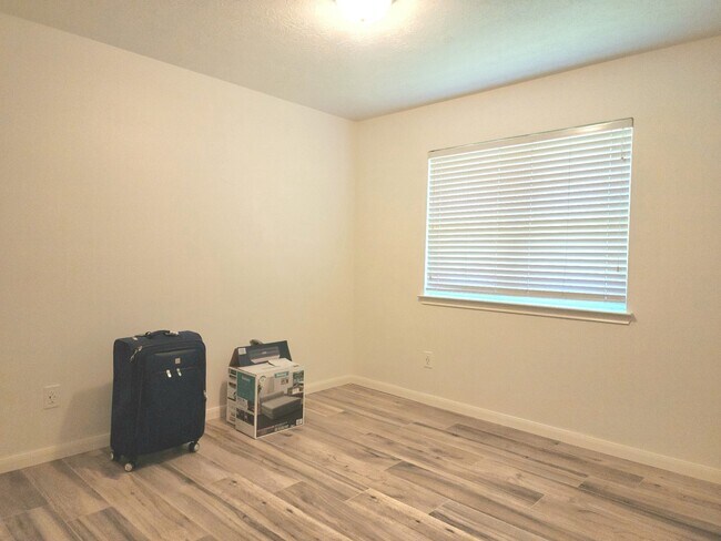 Building Photo - 11742 Fortune Park Dr