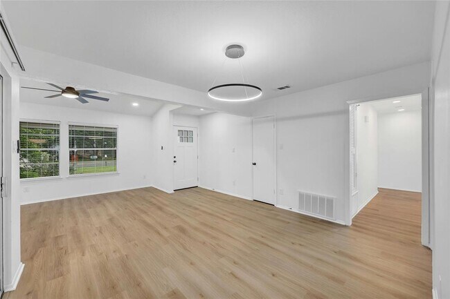 Building Photo - 12316 Bainbridge Ln
