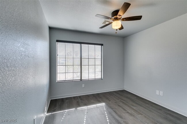 Building Photo - 1670 Rocking Horse Dr