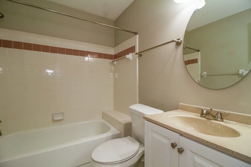 Building Photo - 9619 Bandelier Dr