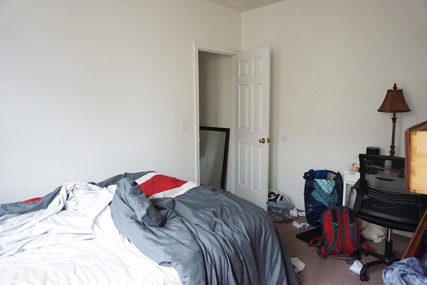 Building Photo - 58 Mansfield St