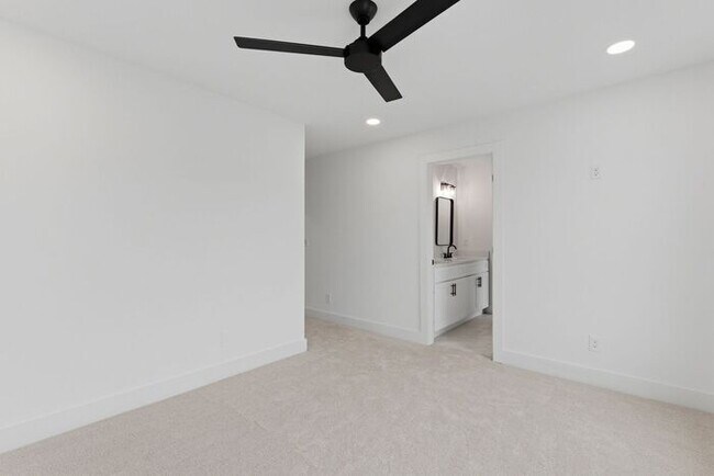 Building Photo - Brand New Home in Old Hickory - Golf Course Views - Pet Friendly
