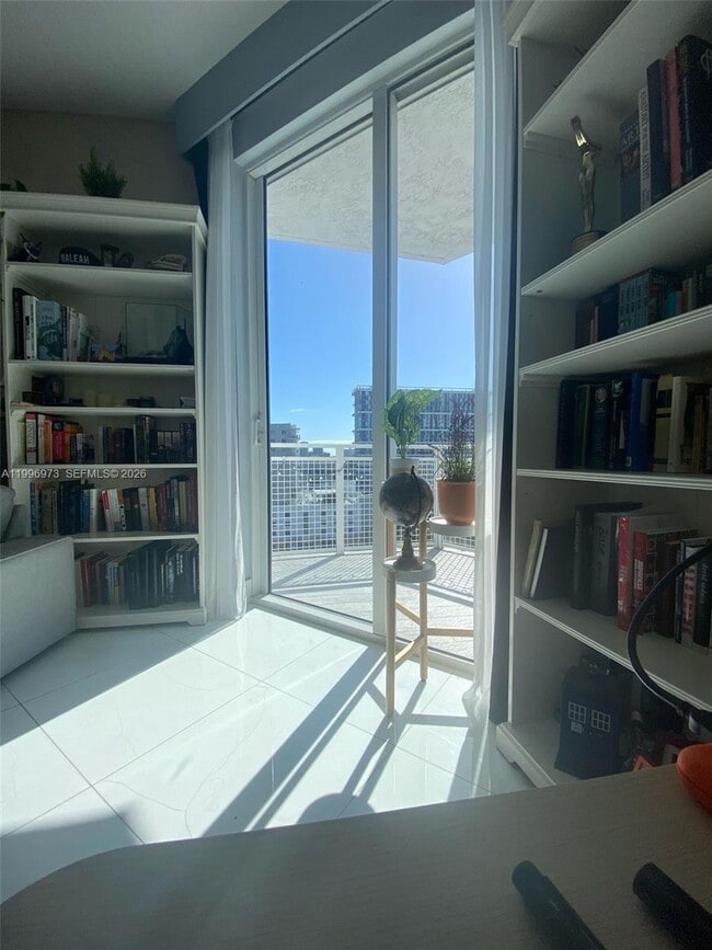 Building Photo - 2600 SW 27th Ave