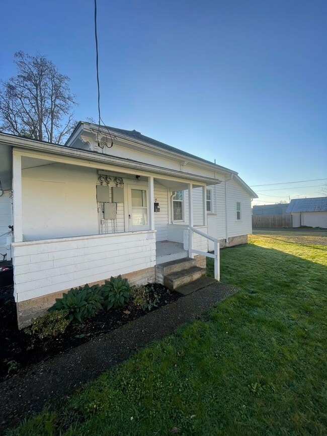 Building Photo - 530 Grove St