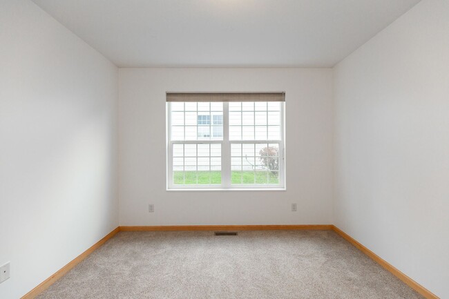 Building Photo - Centrally located Home with an Attached Ga...