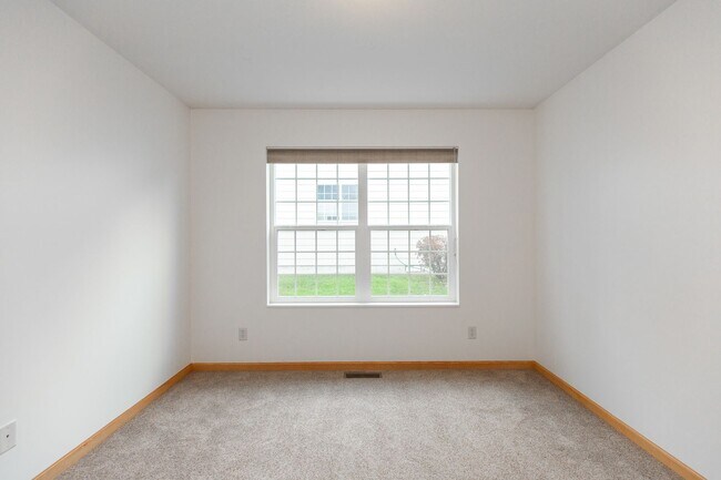 Building Photo - Centrally located Home with an Attached Garage