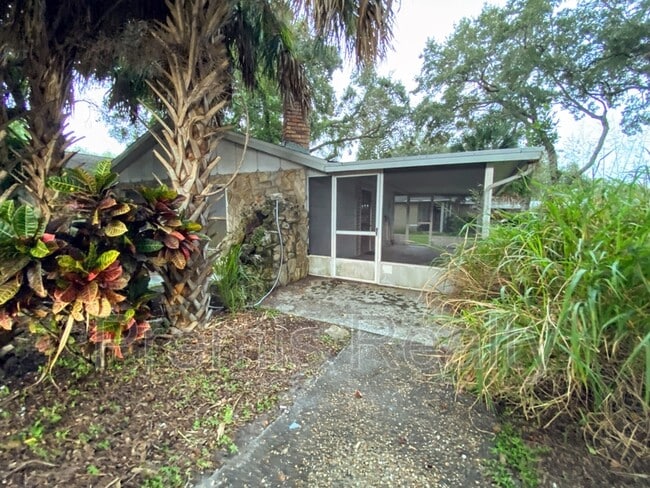 Building Photo - 2686 Sunset Dr