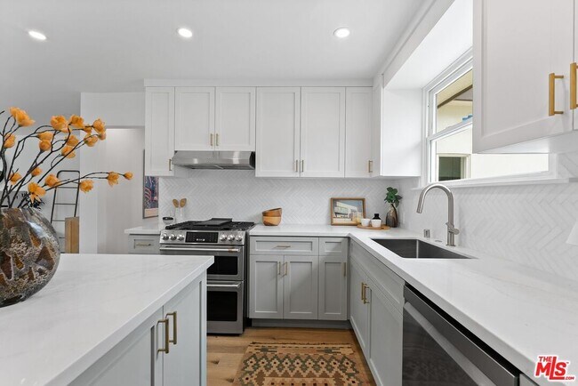 Building Photo - 5192 Orange Pl