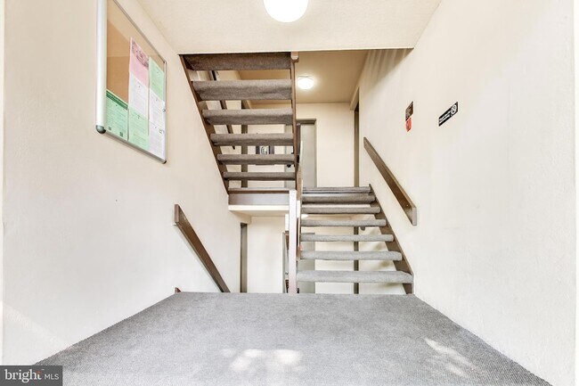 Building Photo - 6027 Majors Ln