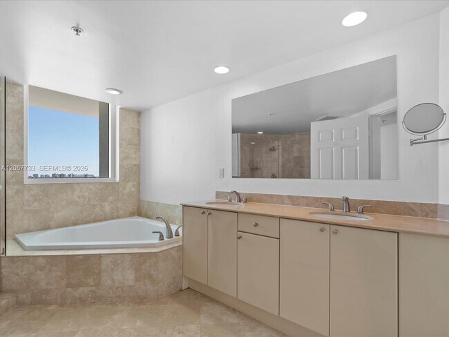 Building Photo - 1745 E Hallandale Beach Blvd
