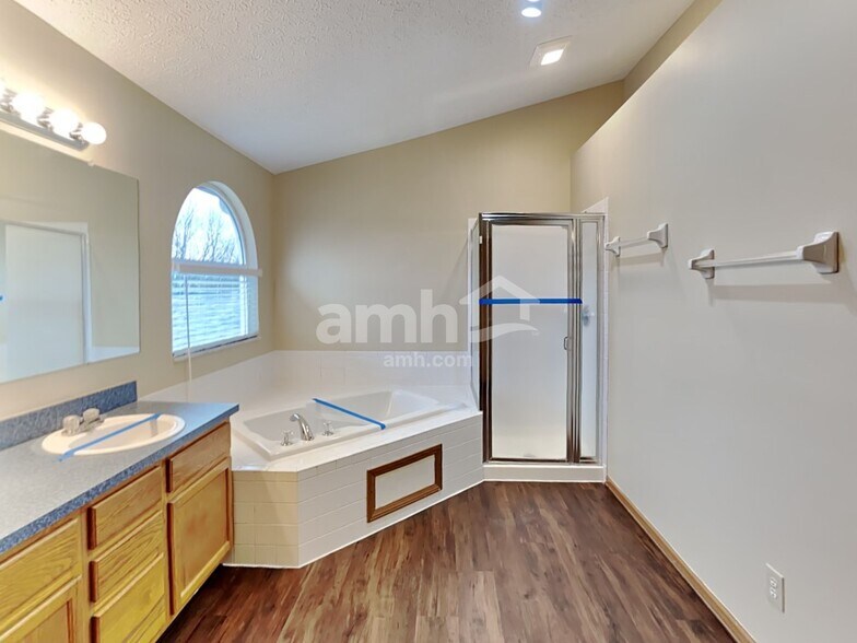 Building Photo - 5888 Gazelle Dr