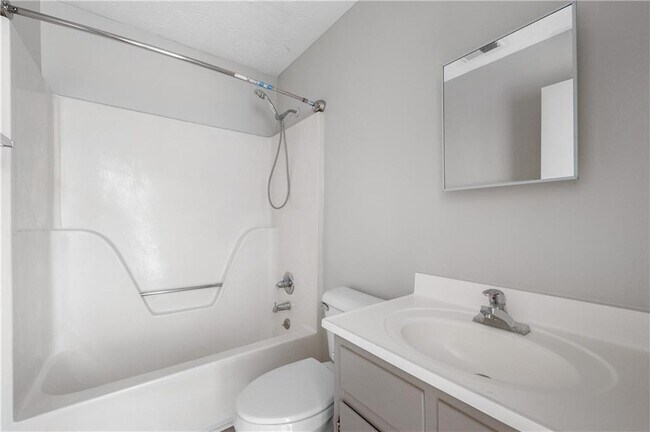 Building Photo - 1007 New Lacy St