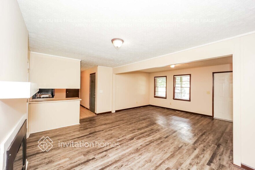 Building Photo - 7290 Hollyhock Dr