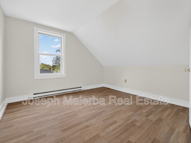 Building Photo - 483 Boswell Ave