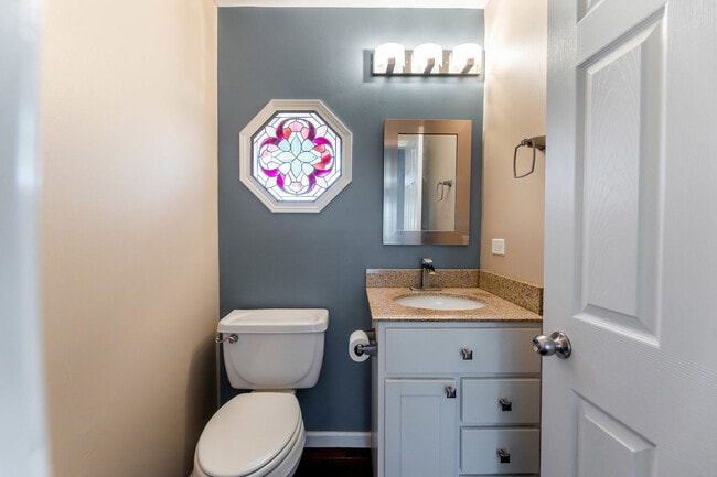 Building Photo - 227 Beaver Creek Dr