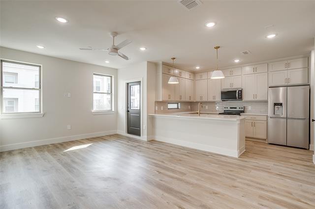 Building Photo - 408 Foch St