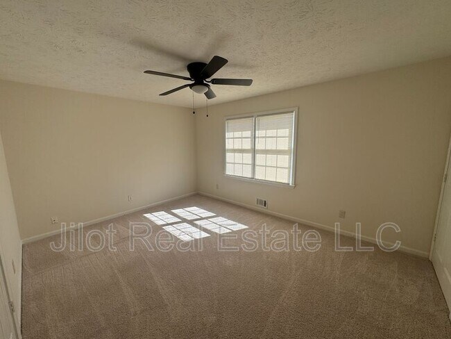 Building Photo - 5233 Ridge Forest Dr