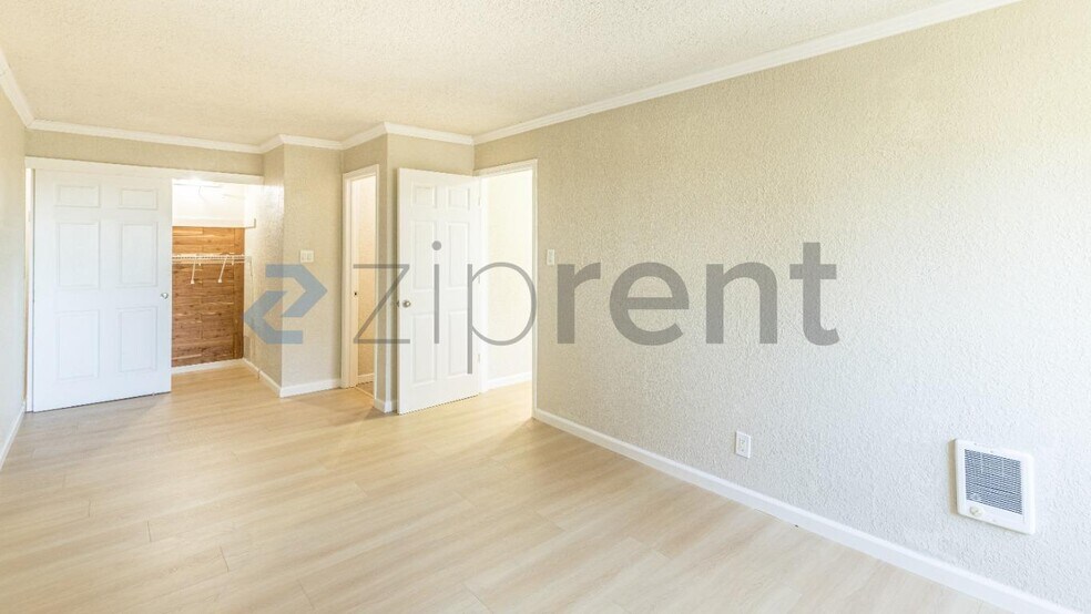 Building Photo - Unit 27