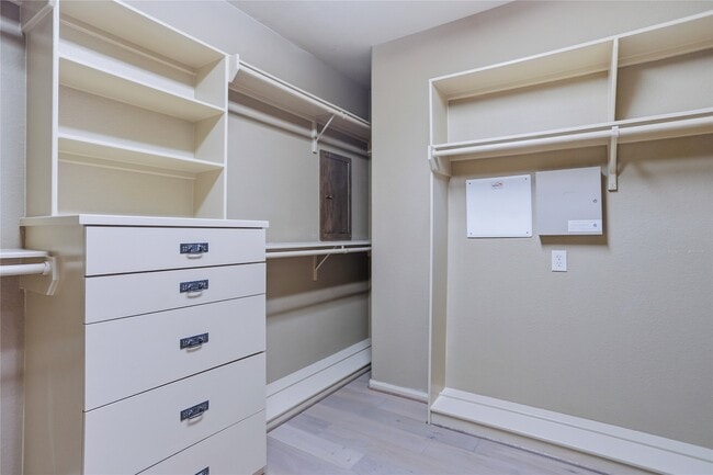 Building Photo - 1603 W 14th St