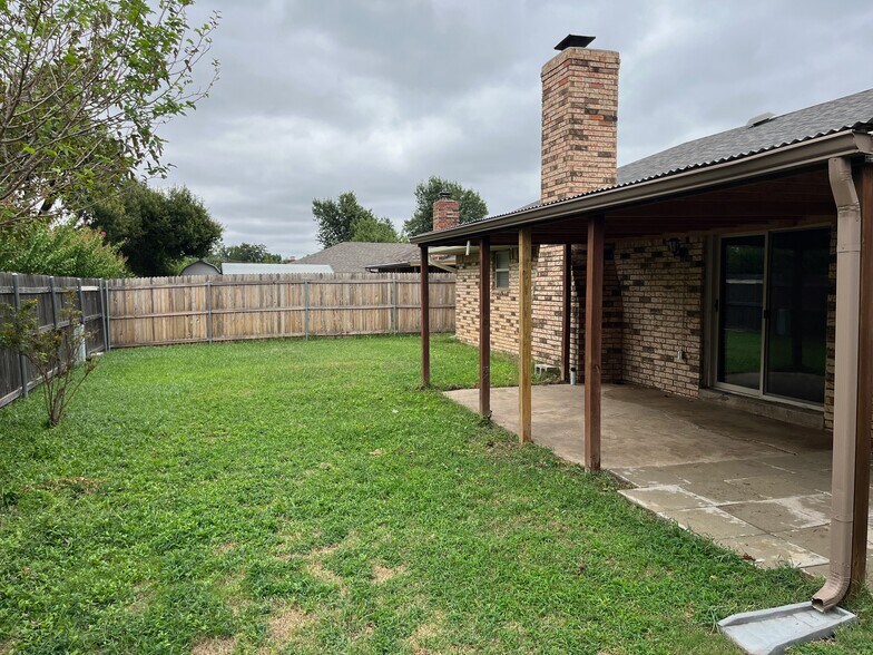 Building Photo - 1501 SW 86th St