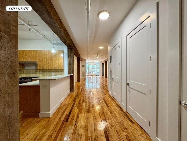 Building Photo - 275 Conover St