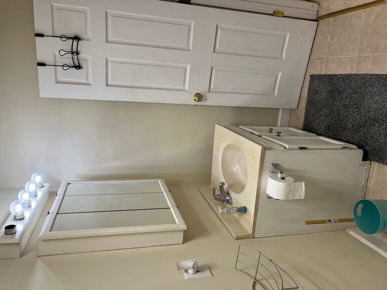 Building Photo - 105 W Railroad St