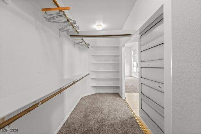 Building Photo - 8009 Clock Tower Ct