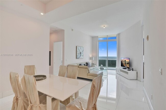Building Photo - 16001 Collins Ave