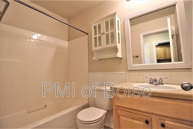Building Photo - 6480 E Shellbrook Dr