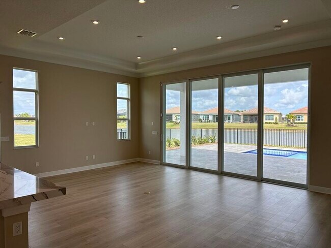 Building Photo - 11243 SW Pietra Wy