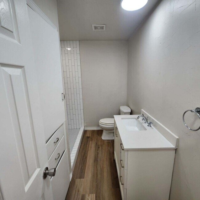 Building Photo - Newly Remodeled Home in The Village