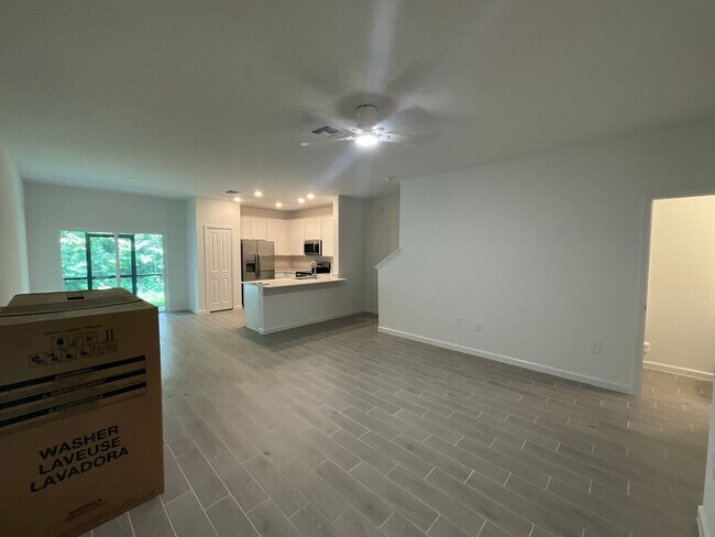 Building Photo - Oak Hammock Preserve Townhomes - New Construction - 3/2.5/1 1672 sqft ***Won't Last***