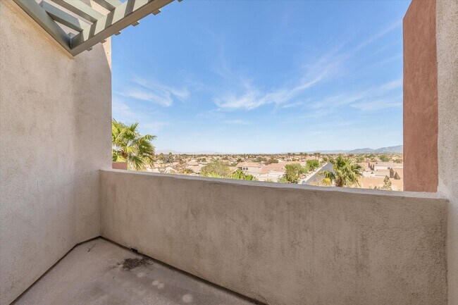 Building Photo - WHY RENT A HOUSE WHEN YOU CAN HAVE A PENTH...
