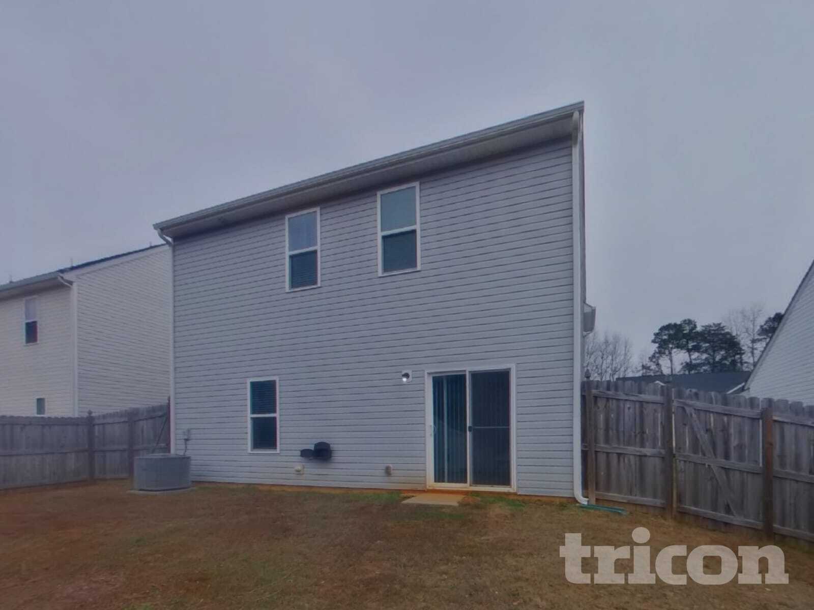 Building Photo - 1332 Waylon Ave