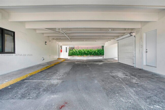 Building Photo - 5980 SW 40th Ave