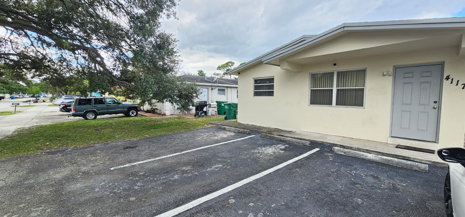 Building Photo - 4117 SW 24th St