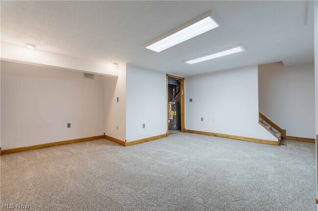 Building Photo - 4599 Cox Dr