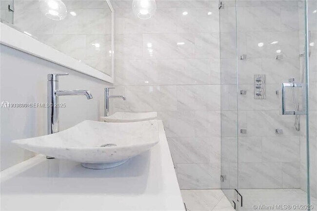 Building Photo - 1731 NE 172nd St