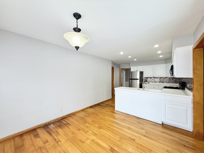 Building Photo - 2431 Blarney Stone Dr