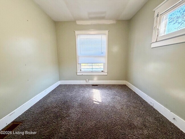 Building Photo - 1768 W Hill St