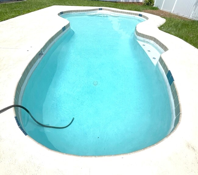 Building Photo - 1515 Sawyerwood Ave